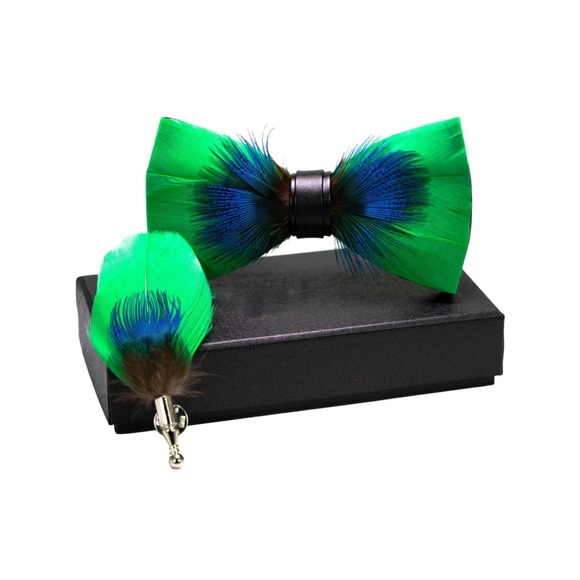 Men’s Feather Pre Tied Bow Tie and Matching Lapel Pin Set Handmade Green - Picture 2 of 3